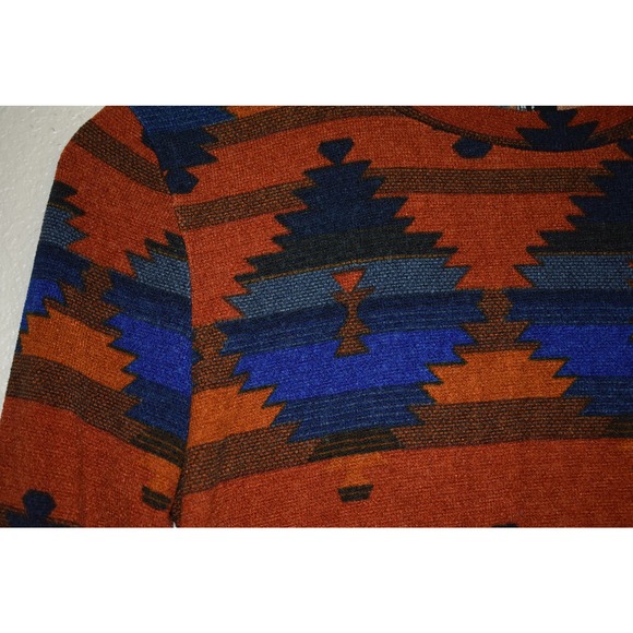 ⭐️ Forever 21  Brown Aztec Print Sweater Size S - Picture 4 of 4
